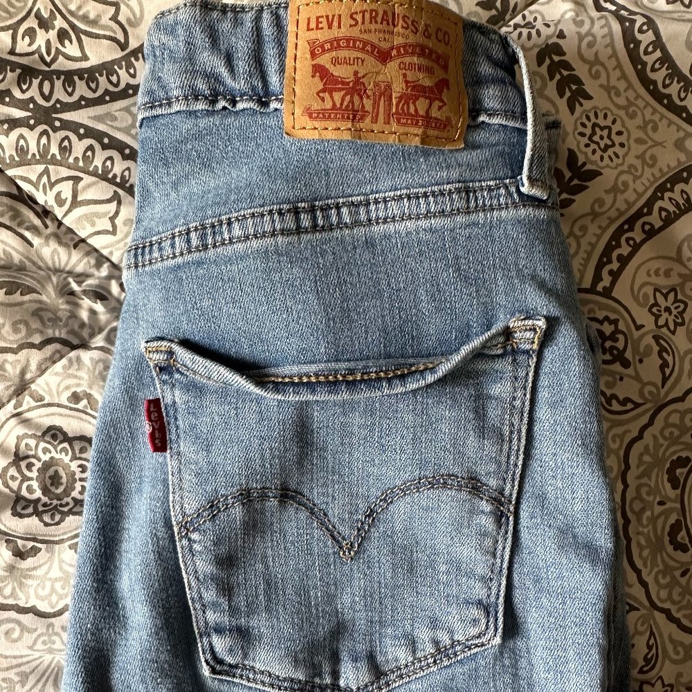Levi's High Rise Skinny Ripped Jeans - Picture 1 of 3